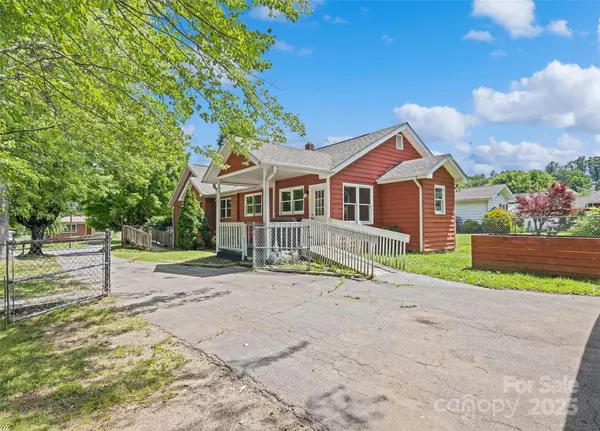 Waynesville, NC 28786,205 Hazelwood AVE