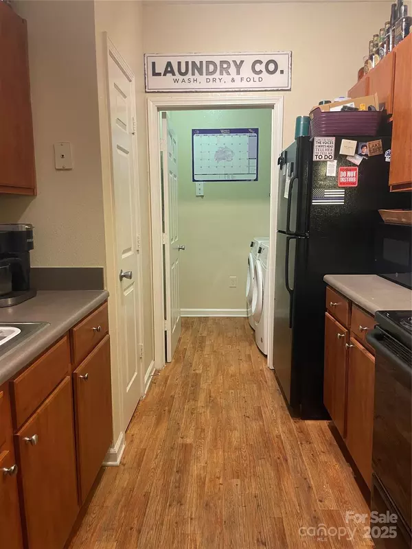 Candler, NC 28715,300 Vista Lake DR #301