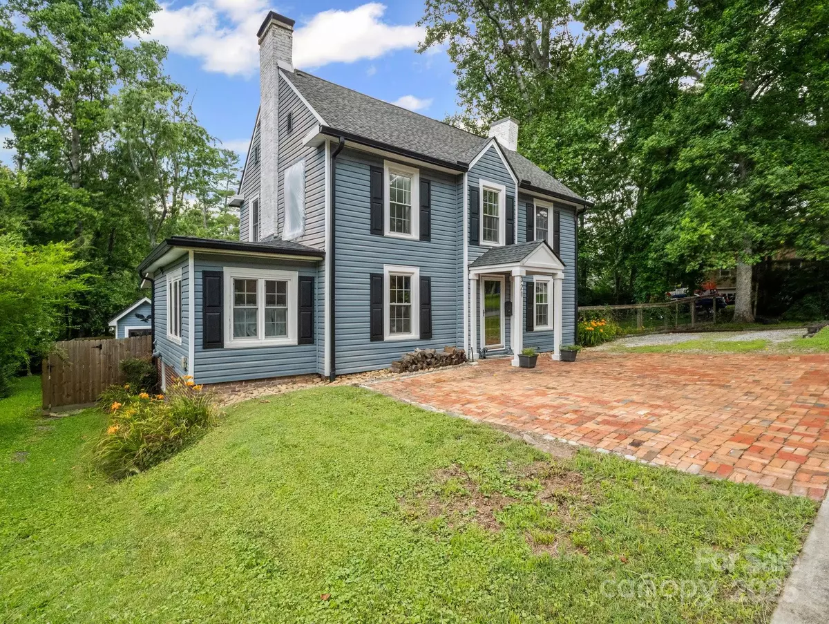 Hendersonville, NC 28739,321 Ehringhaus ST