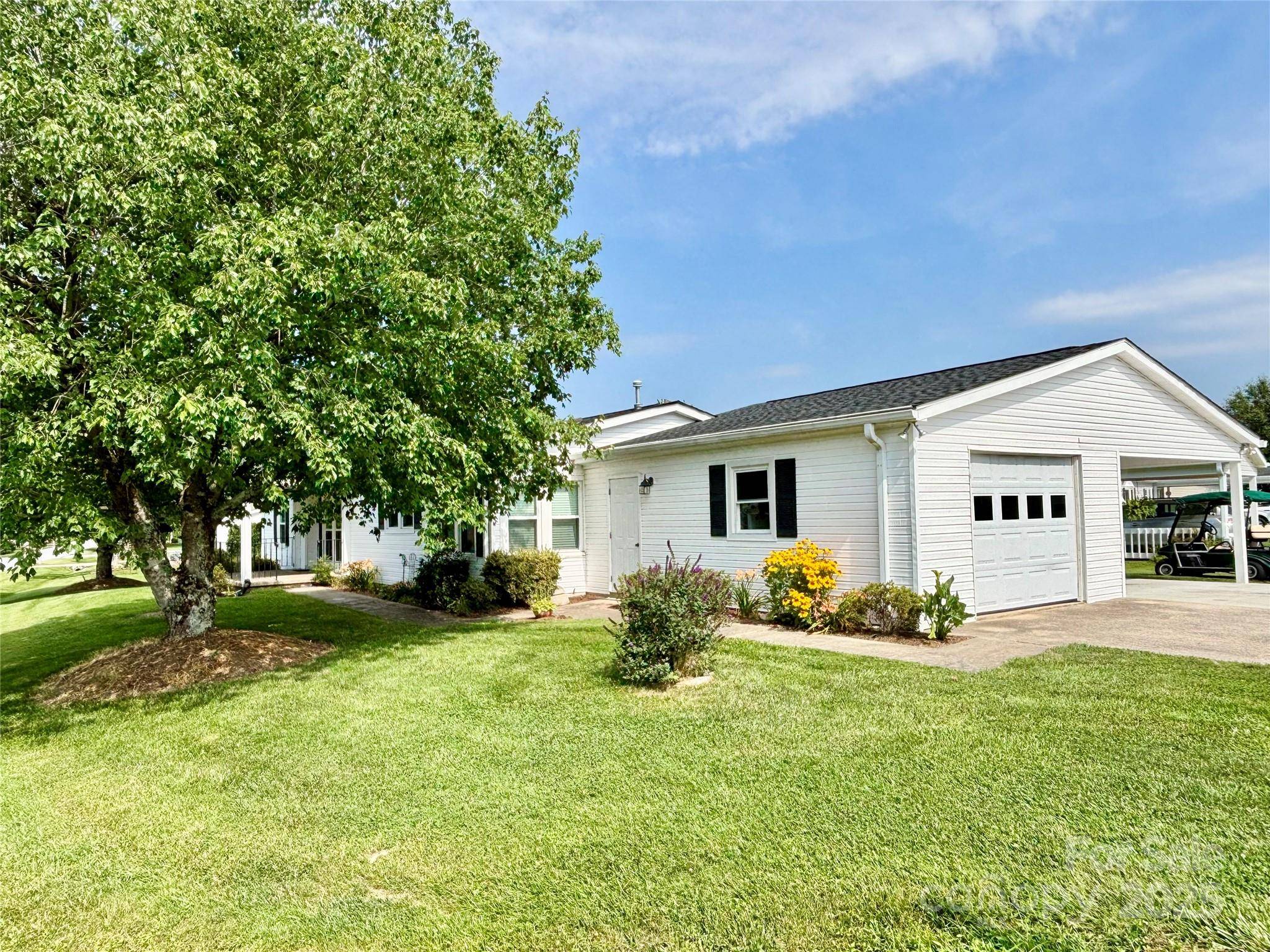 Hendersonville, NC 28739,243 Riverwind DR