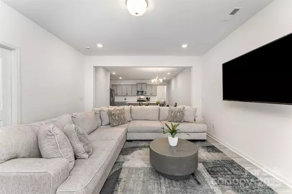 Mount Holly, NC 28120,5010 Arbordale WAY