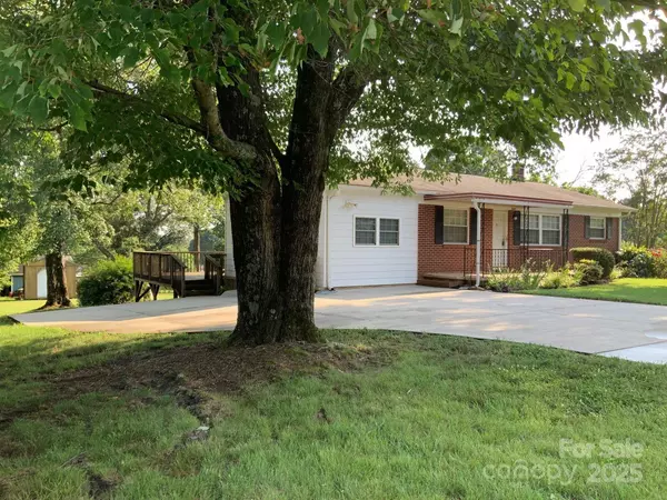 Newton, NC 28658,3009 Grier ST