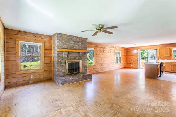 Marshall, NC 28753,60 Treadway DR