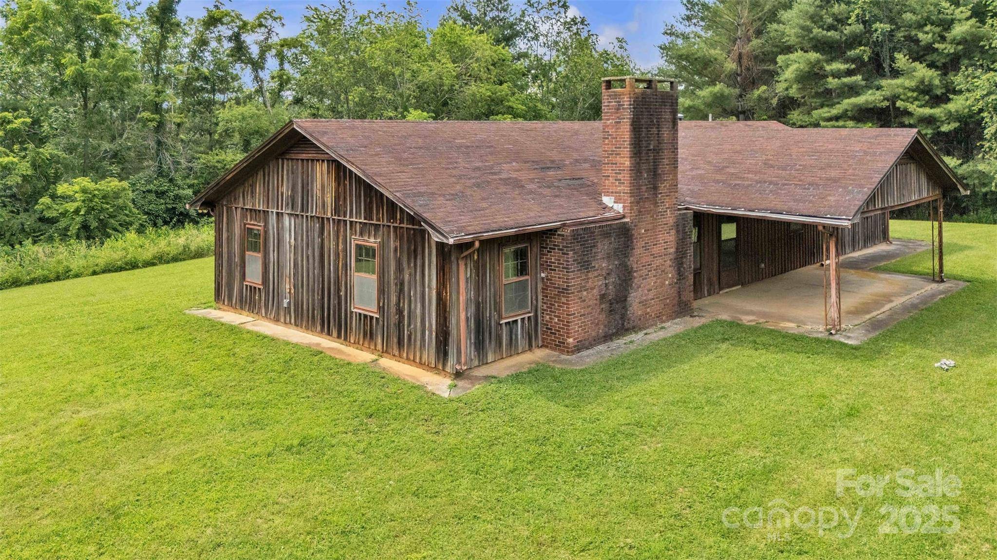 501 Dale Woodie RD, Laurel Springs, NC 28644