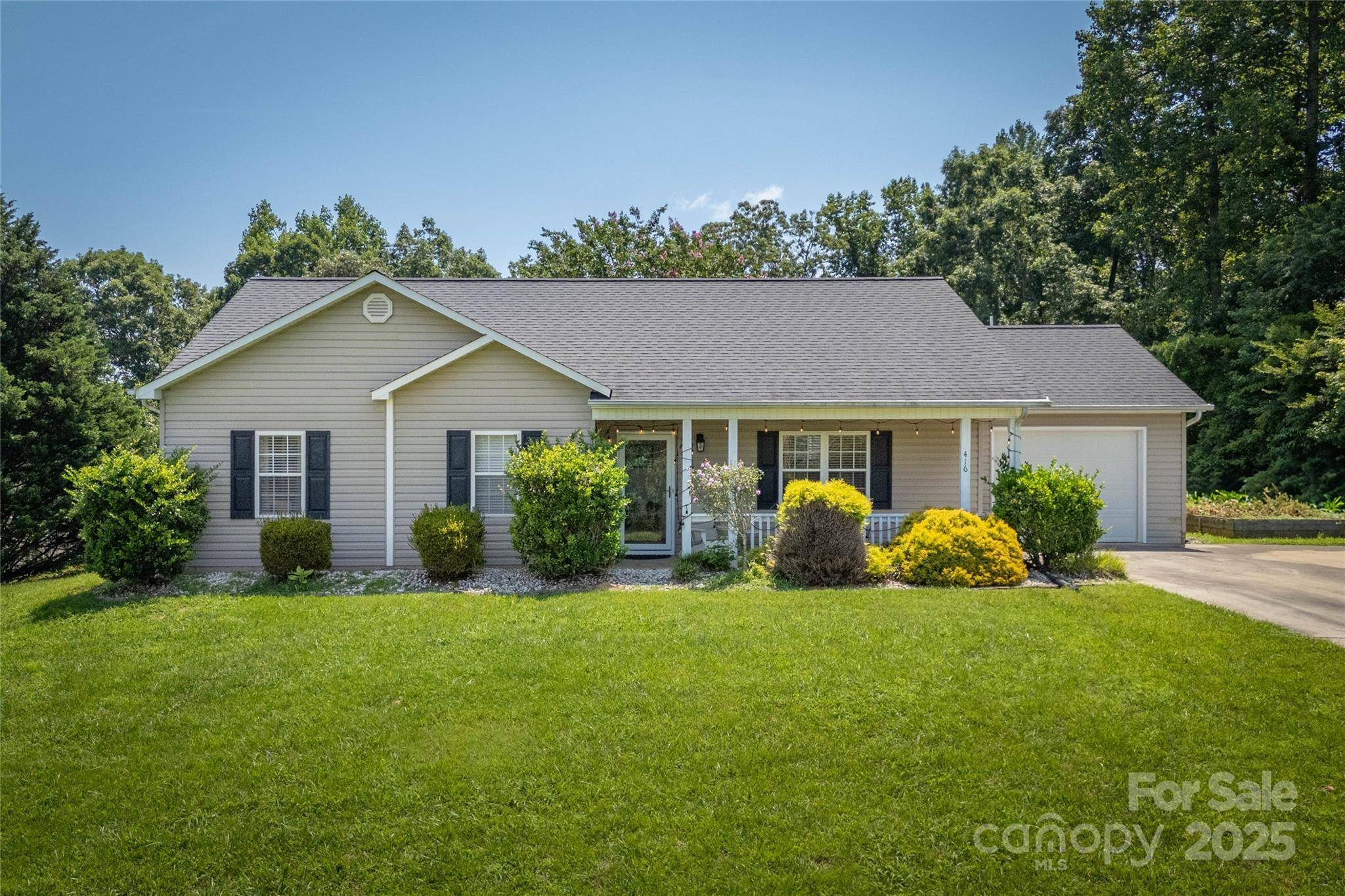 416 Catawba ST, Morganton, NC 28655