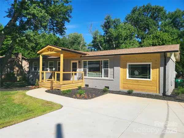 Charlotte, NC 28215,4219 Tipperary PL