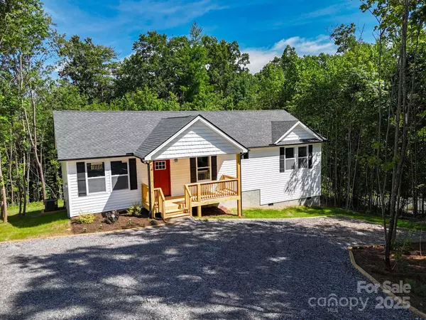 74 Carolyn DR, Candler, NC 28715