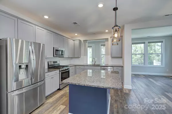 Charlotte, NC 28215,5527 Cheerful LN