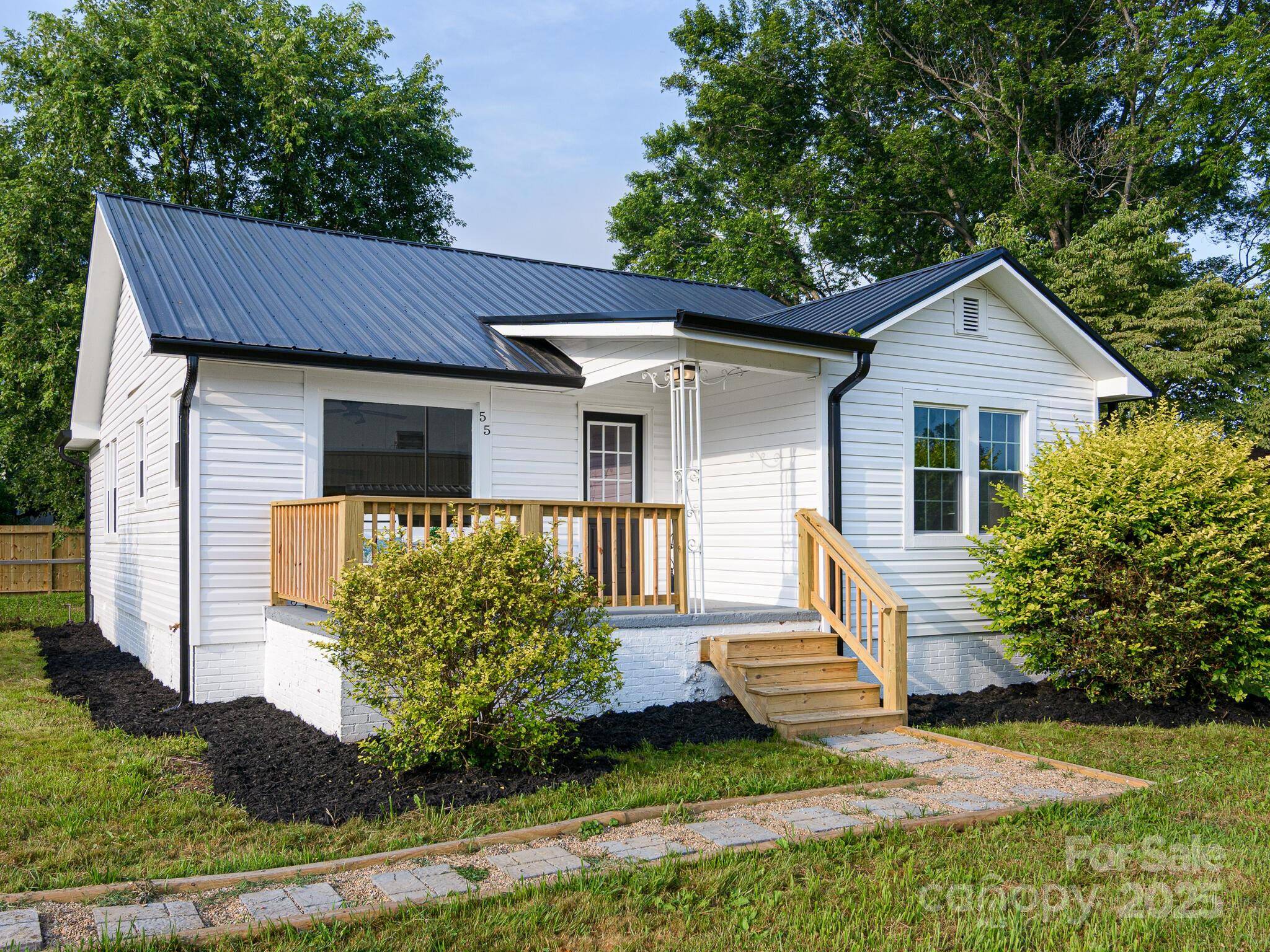55 Scates ST, Waynesville, NC 28786
