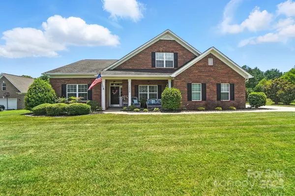 1006 Spring Rose LN, Matthews, NC 28104