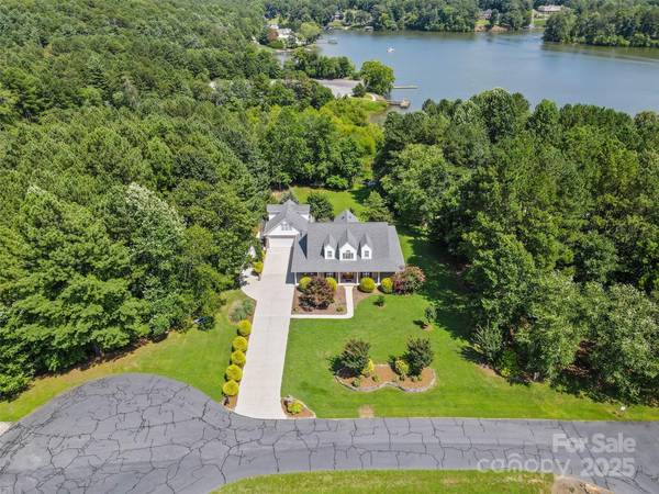 Granite Falls, NC 28630,185 Greens RD