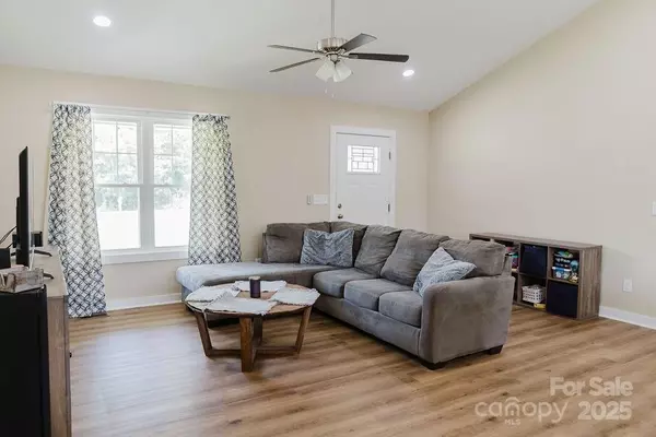 Statesville, NC 28625,118 Cypress Acres LN