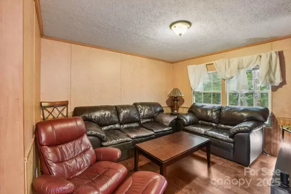 Candler, NC 28715,44 Bachelder LN