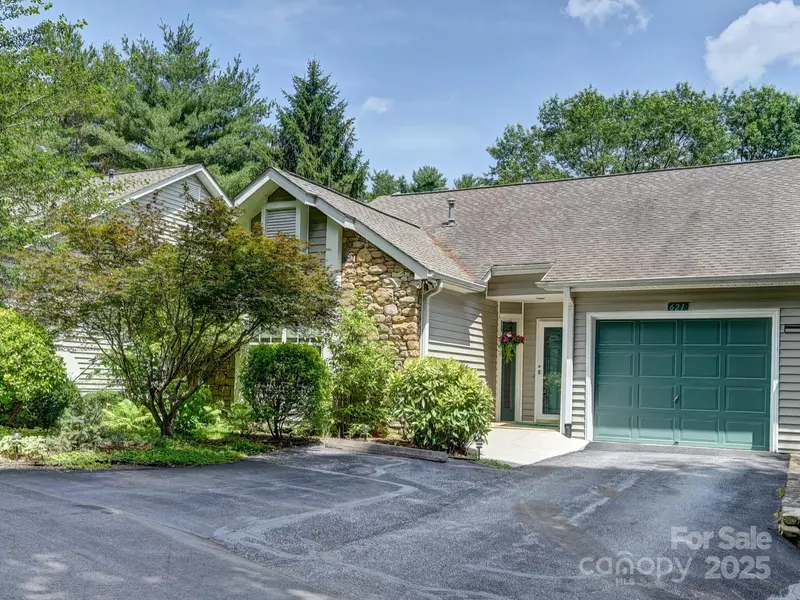 621 E Park PL, Hendersonville, NC 28791