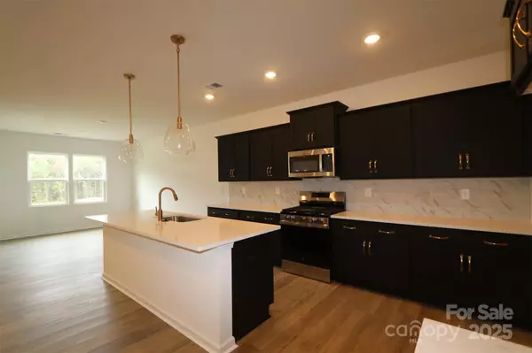 York, SC 29745,1482 Kate Cecil WAY