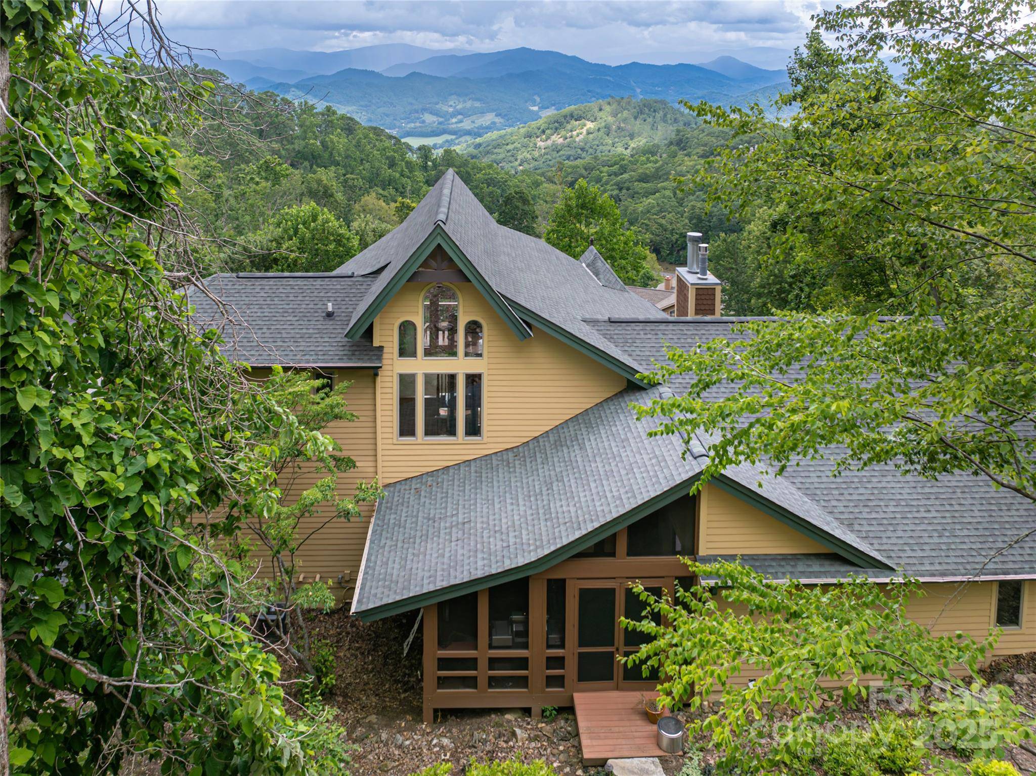 Burnsville, NC 28714,2280 Mountain Air DR