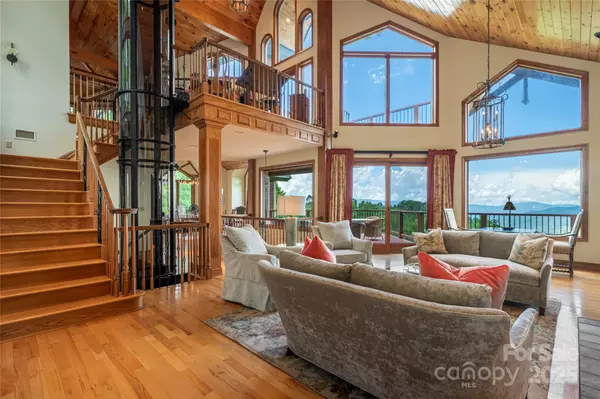 Burnsville, NC 28714,2280 Mountain Air DR
