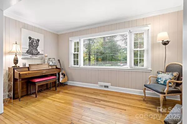 Montreat, NC 28757,177 Mississippi RD
