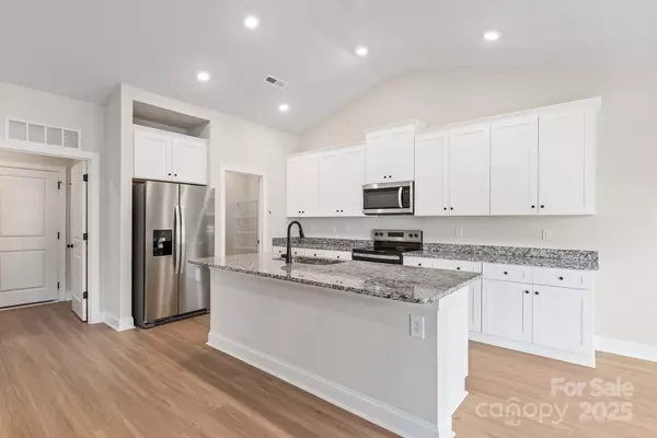 Charlotte, NC 28215,7213 Jerimoth DR