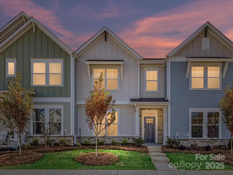 10202 Mamillion DR, Huntersville, NC 28078