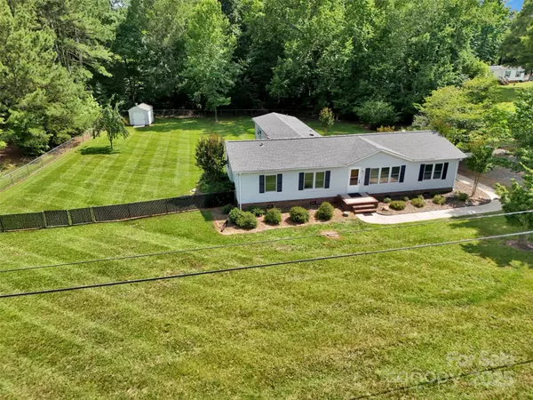 329 W Red Cross RD, Oakboro, NC 28129