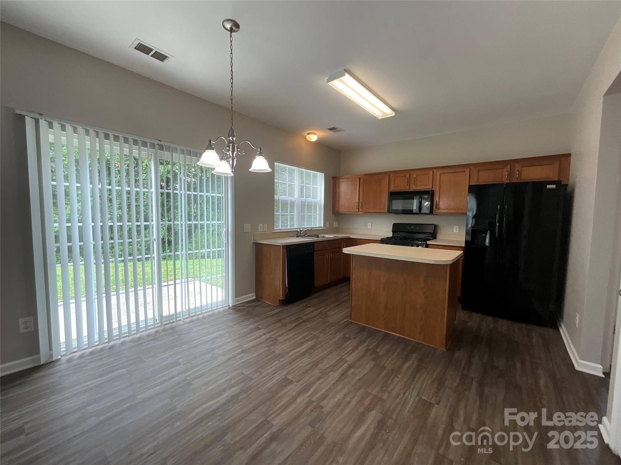 Charlotte, NC 28262,2111 Arbor Vista DR