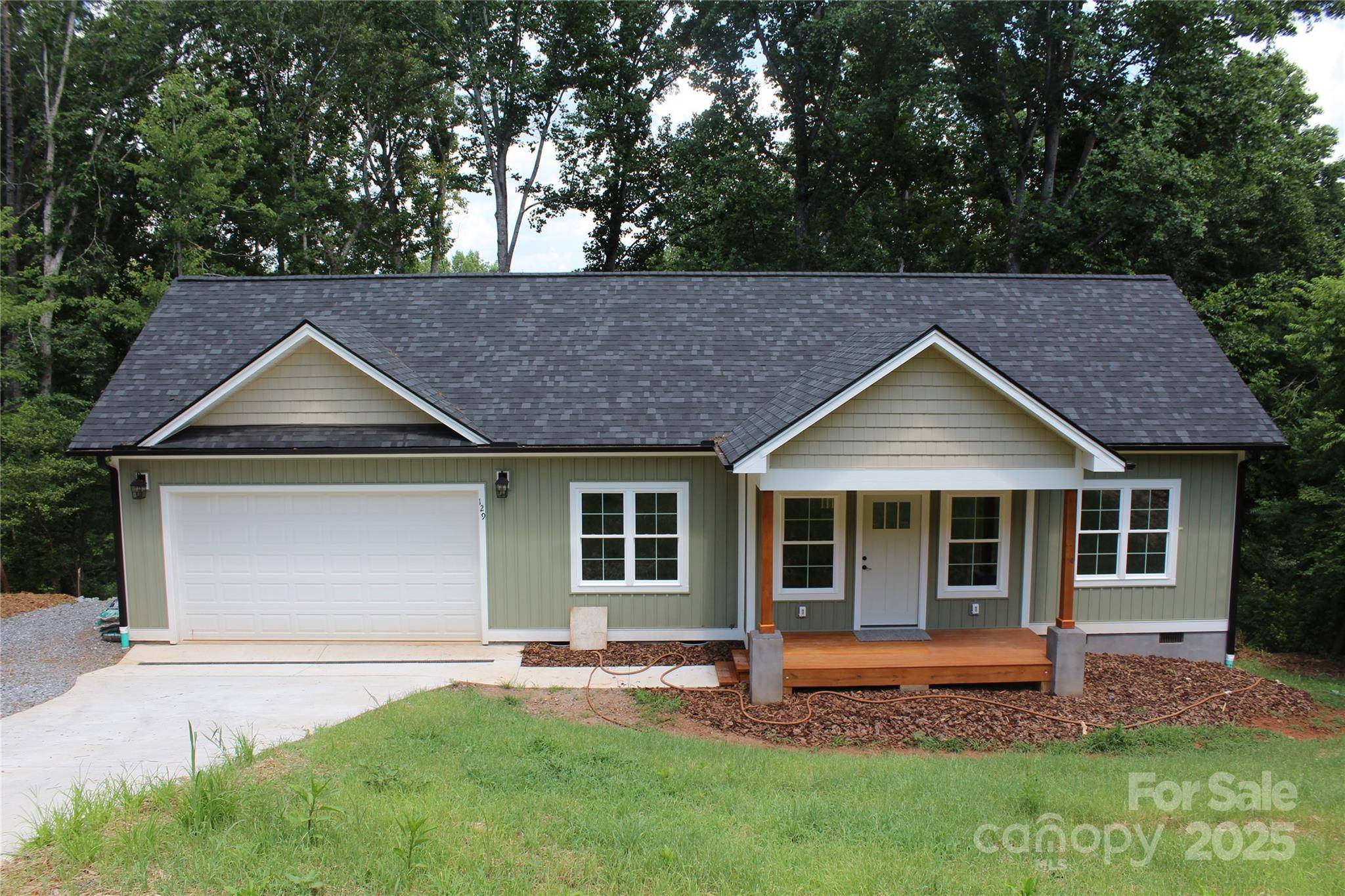 129 Brentwood RD, Morganton, NC 28655