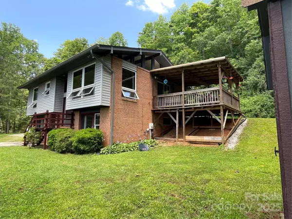 Bakersville, NC 28705,433 Leah DR