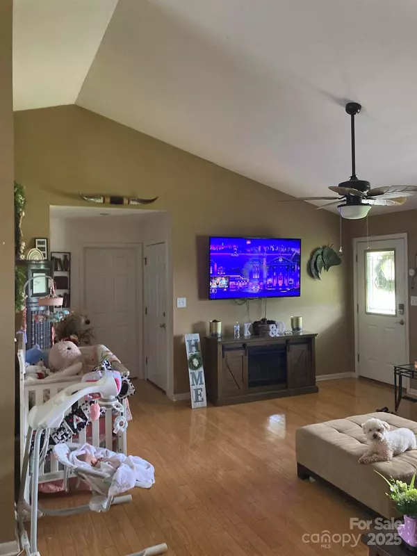 Vale, NC 28168,3810 Spike LN
