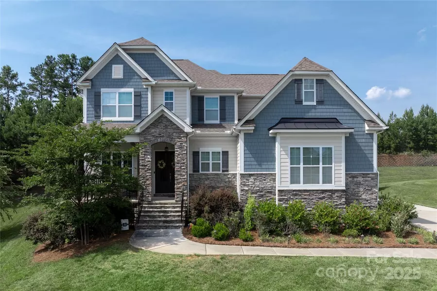 221 N Centurion LN, Mount Holly, NC 28120