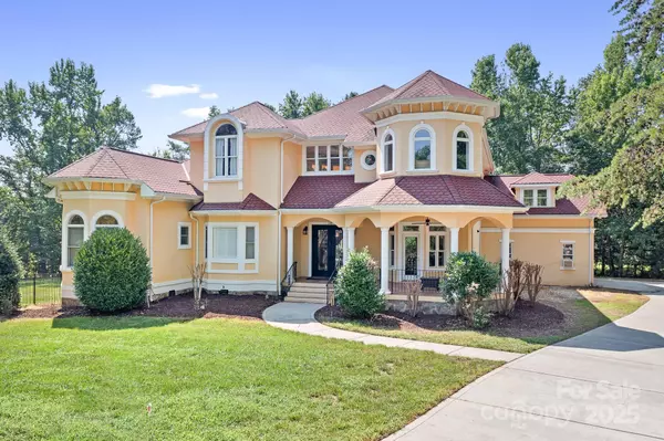 149 Vista Bluff LN, Mooresville, NC 28117