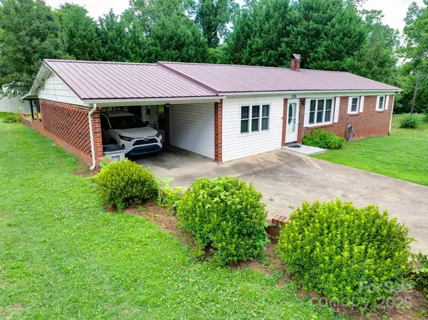 Lenoir, NC 28645,2310 Honeysuckle PL