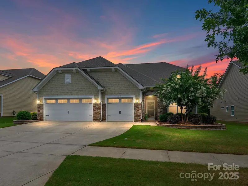 2241 Acadia Falls LN, Lancaster, SC 29720
