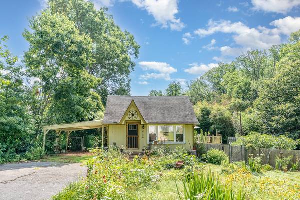 4124 Oakwood RD, Charlotte, NC 28269