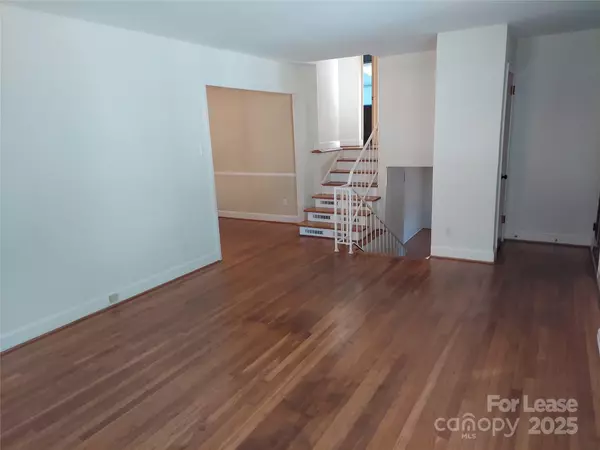 Charlotte, NC 28209,3813 Selwyn AVE