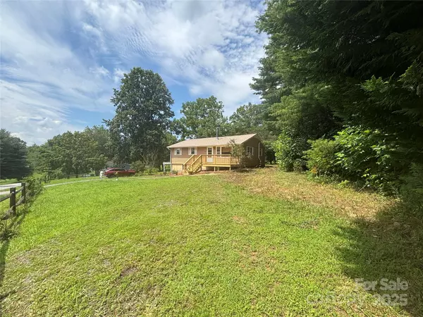 45 Armstrong RD, Etowah, NC 28729