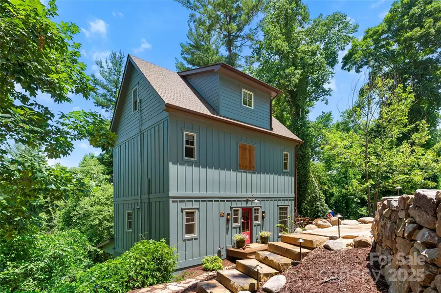 195 Jordan ST, Hendersonville, NC 28739