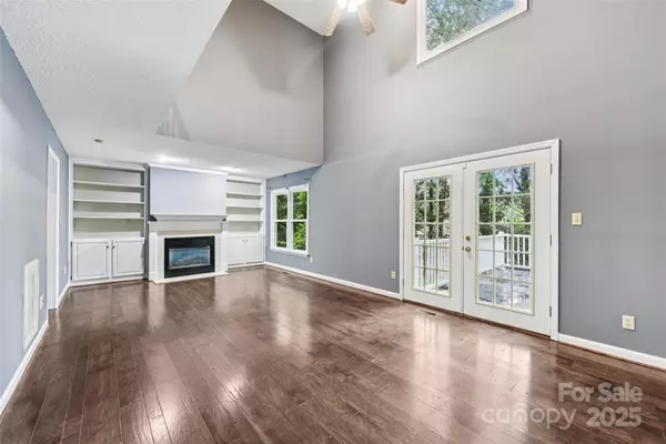 Hickory, NC 28601,22 31st Avenue CT NE