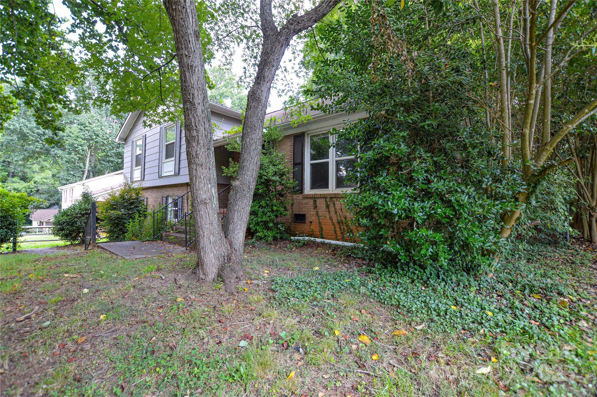 Charlotte, NC 28208,5008 Brooktree DR