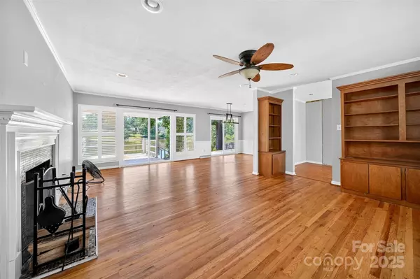 Statesville, NC 28677,622 S Carolina AVE