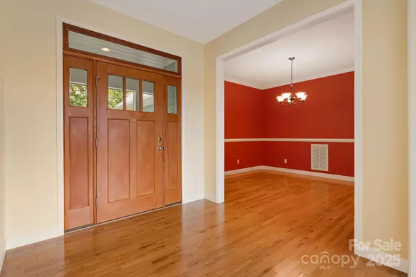 Mars Hill, NC 28754,419 Oak LN