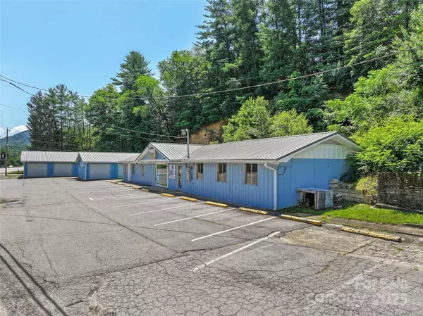 8275 Carolina BLVD, Clyde, NC 28721