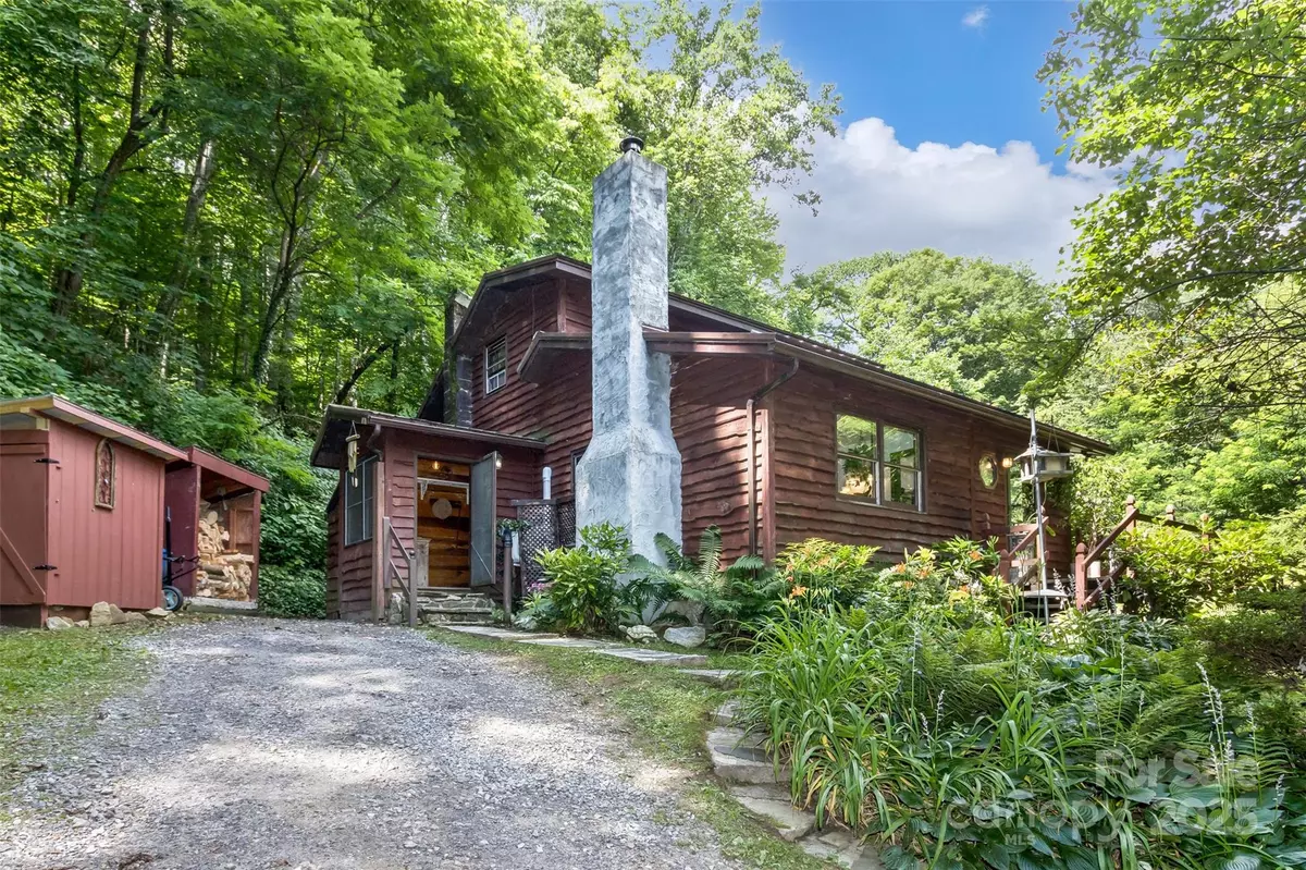 Waynesville, NC 28785,557 Tumbling Fork RD