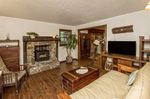 Waynesville, NC 28785,557 Tumbling Fork RD