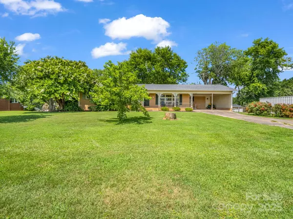 1638 Chase High RD, Forest City, NC 28043