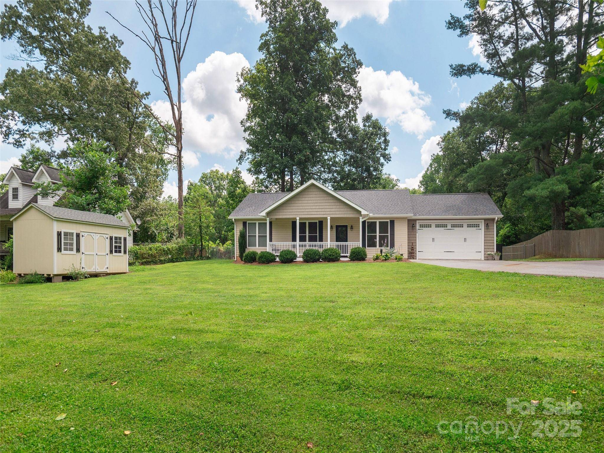 Etowah, NC 28729,329 Ewbank RD