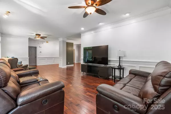 Denver, NC 28037,7648 Forest Oak DR