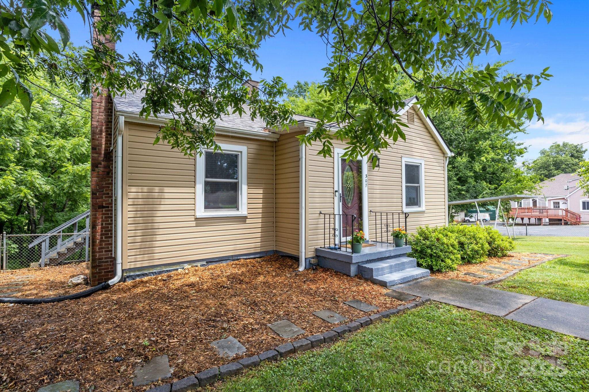 Belmont, NC 28012,307 Church ST