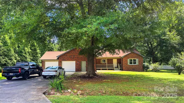 Hickory, NC 28602,4885 Maggie DR