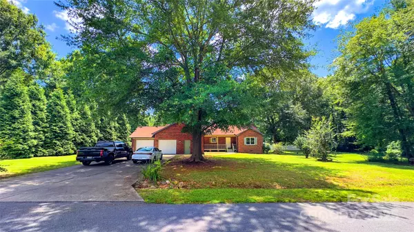 Hickory, NC 28602,4885 Maggie DR